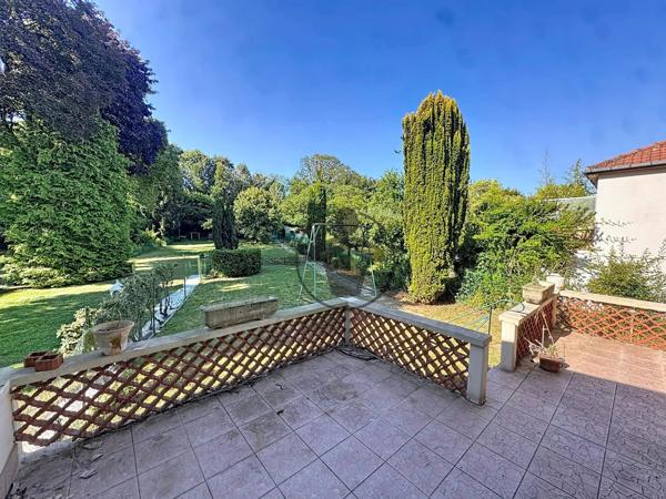 Vente                                                      Maison
                        
                     5 pièces                      94 m2                     à Saint-Quentin