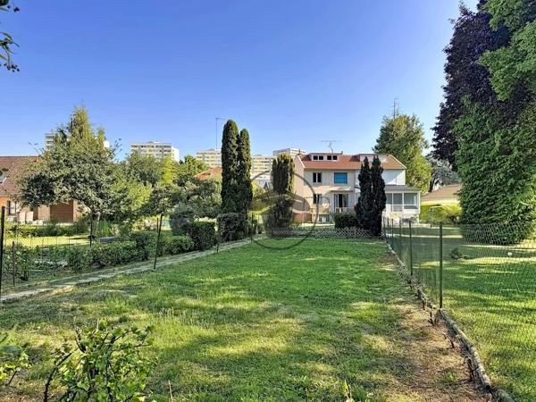 Vente                                                      Maison
                        
                     5 pièces                      94 m2                     à Saint-Quentin