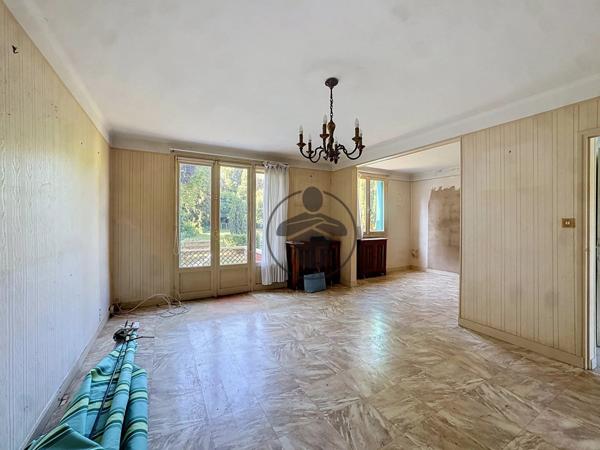 Vente                                                      Maison
                        
                     5 pièces                      94 m2                     à Saint-Quentin