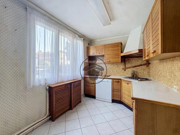 Vente                                                      Maison
                        
                     5 pièces                      94 m2                     à Saint-Quentin