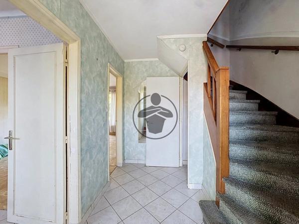 Vente                                                      Maison
                        
                     5 pièces                      94 m2                     à Saint-Quentin