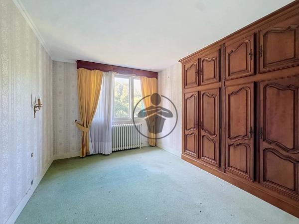 Vente                                                      Maison
                        
                     5 pièces                      94 m2                     à Saint-Quentin