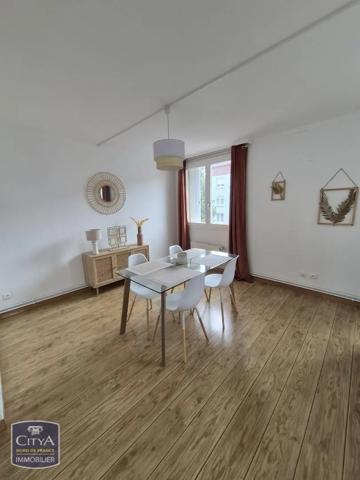 Appartement à louer 2 pièces 57.8m² Liévin (62800)