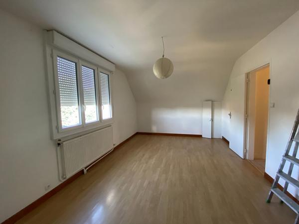 à vendre à Vannes secteur Saint Guen Maison 5/6 chambres avec jardin, sous sol Possibilité petit immeuble de rapport