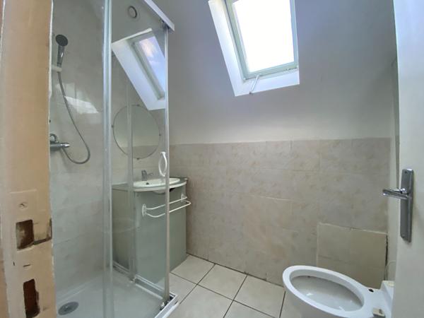 à vendre à Vannes secteur Saint Guen Maison 5/6 chambres avec jardin, sous sol Possibilité petit immeuble de rapport