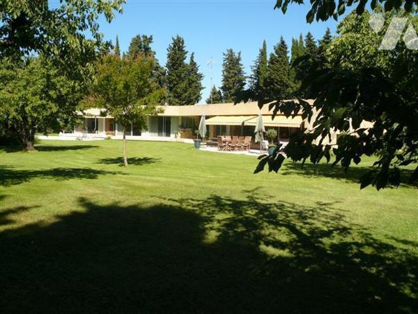 Maison d'architecte avec piscine sur 9958M2 de terrain 