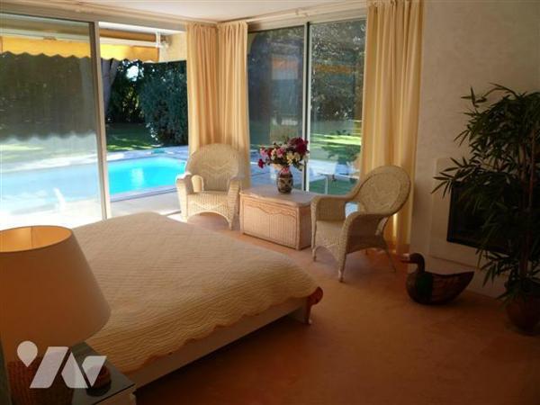 Maison d'architecte avec piscine sur 9958M2 de terrain 