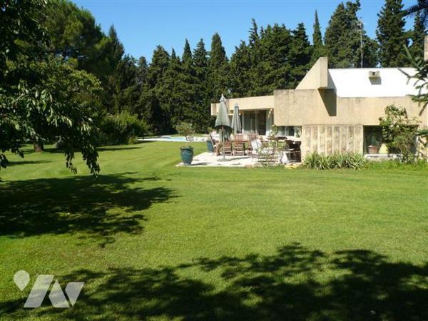 Maison d'architecte avec piscine sur 9958M2 de terrain 