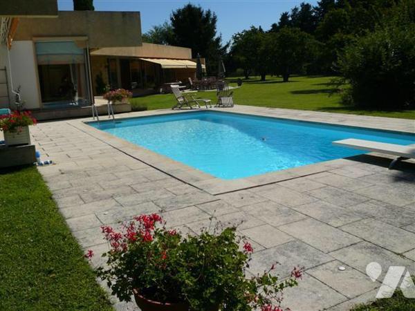 Maison d'architecte avec piscine sur 9958M2 de terrain 