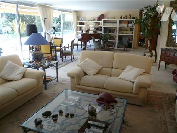 Maison d'architecte avec piscine sur 9958M2 de terrain 