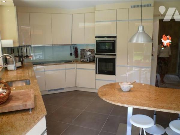 Maison d'architecte avec piscine sur 9958M2 de terrain 