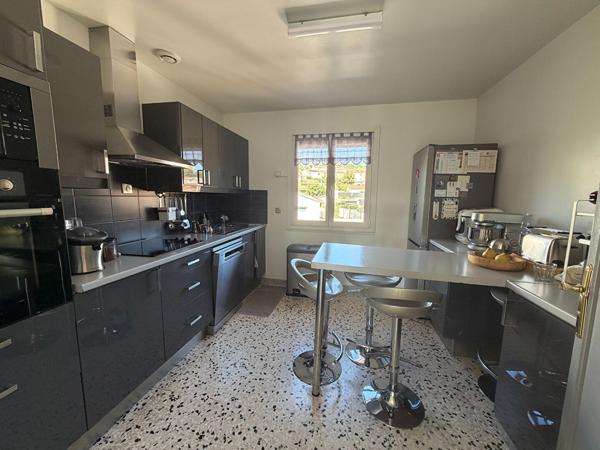 Maison de 144 m2 sur 610 m2 avec deux appartements