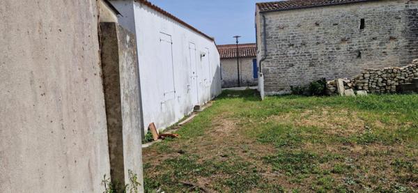 Maison avec terrain et chai la cotiniere