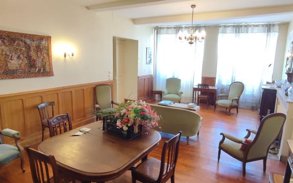 Maison à vendre    5 pièces • 240 m2 Vic-en-Bigorre