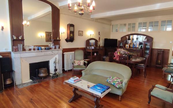 Maison à vendre    5 pièces • 240 m2 Vic-en-Bigorre