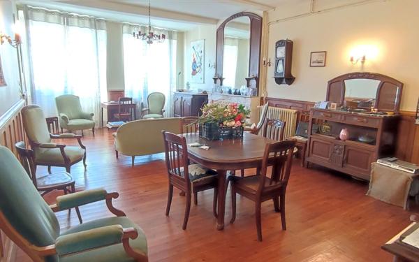 Maison à vendre    5 pièces • 240 m2 Vic-en-Bigorre