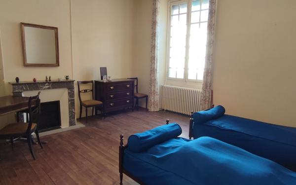 Maison à vendre    5 pièces • 240 m2 Vic-en-Bigorre