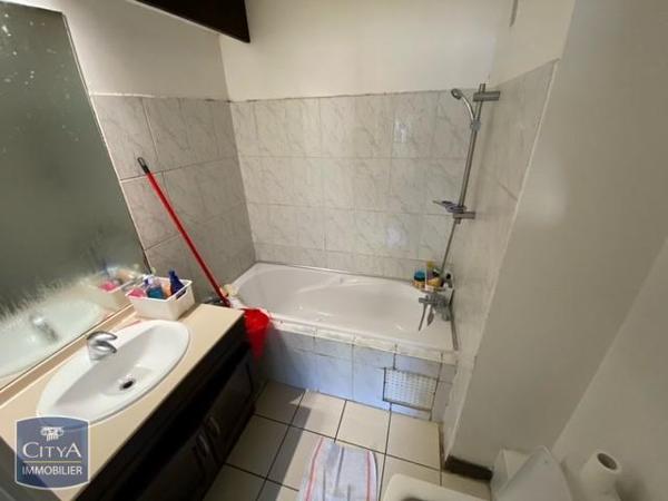 Appartement à louer 1 pièce 32.27m² La Possession (97419)