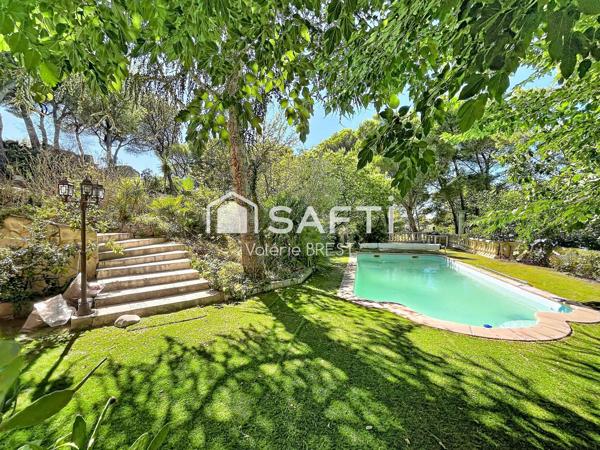 Côte Bleue -13820-Maison type 7 de 200m2 ; 2600m2 de terrain.