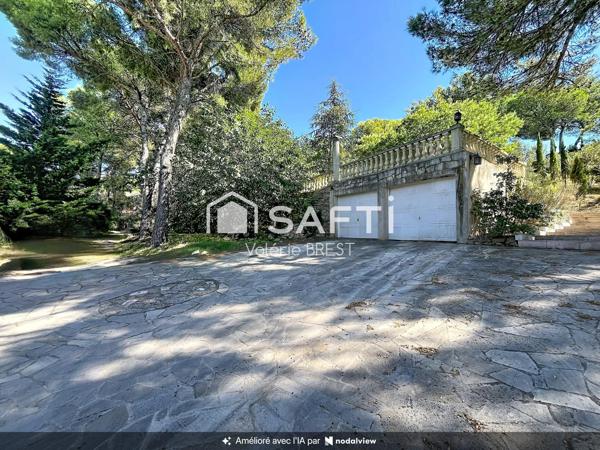 Côte Bleue -13820-Maison type 7 de 200m2 ; 2600m2 de terrain.