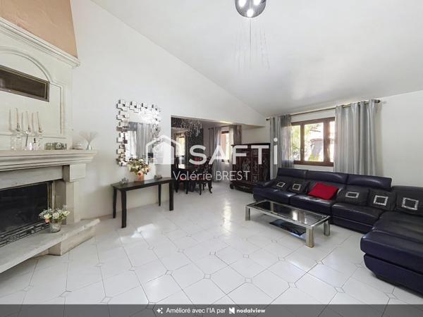 Côte Bleue -13820-Maison type 7 de 200m2 ; 2600m2 de terrain.