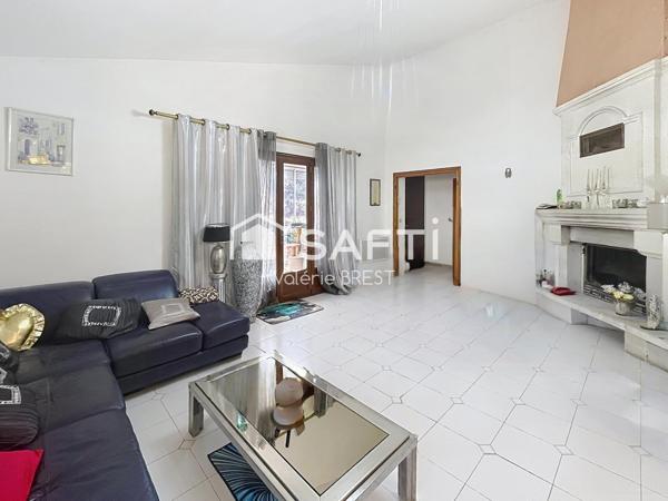 Côte Bleue -13820-Maison type 7 de 200m2 ; 2600m2 de terrain.
