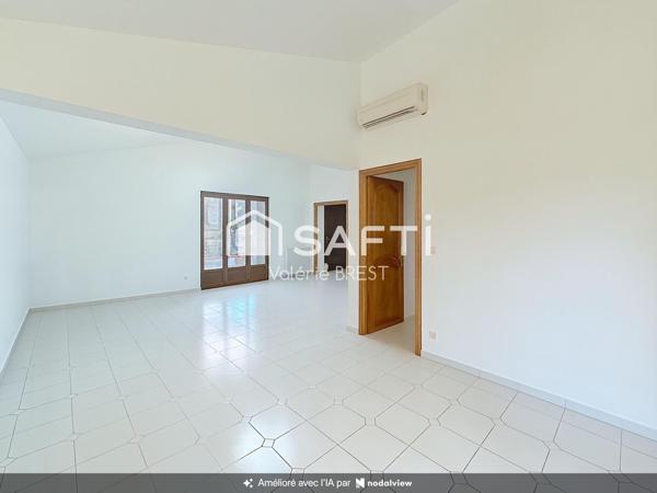 Côte Bleue -13820-Maison type 7 de 200m2 ; 2600m2 de terrain.