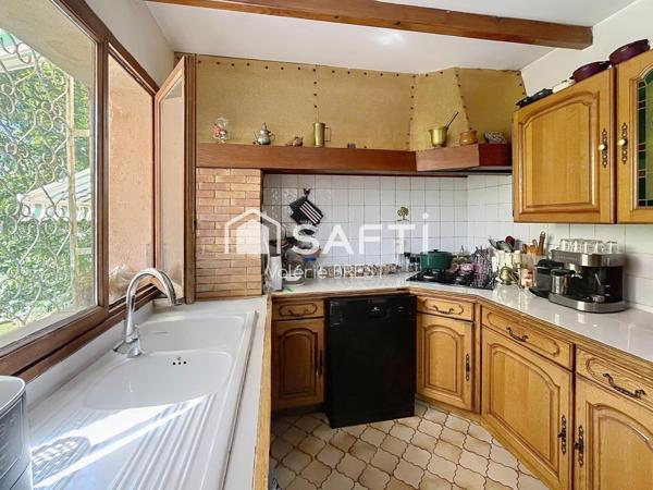 Côte Bleue -13820-Maison type 7 de 200m2 ; 2600m2 de terrain.