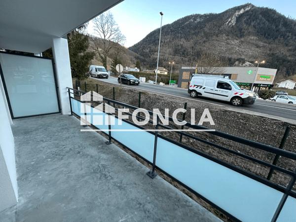Location Appartement 2 pièces 42.6 m² - LIEU DIT LA CURZEILLE Cluses 74300