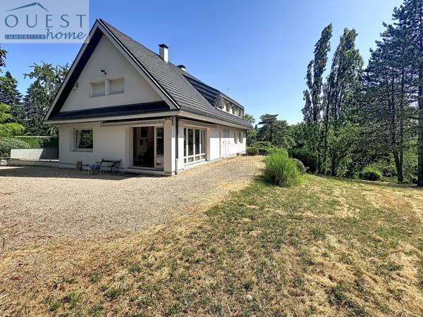 Belle maison familiale au cœur d'un environnement verdoyant à Charbonnières-les-Bains
