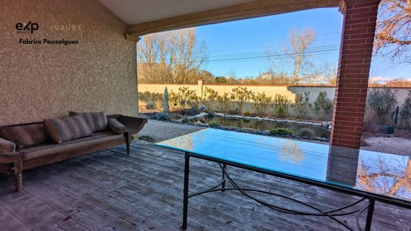 Spacieux plain-pied modulable avec dépendances et garages.