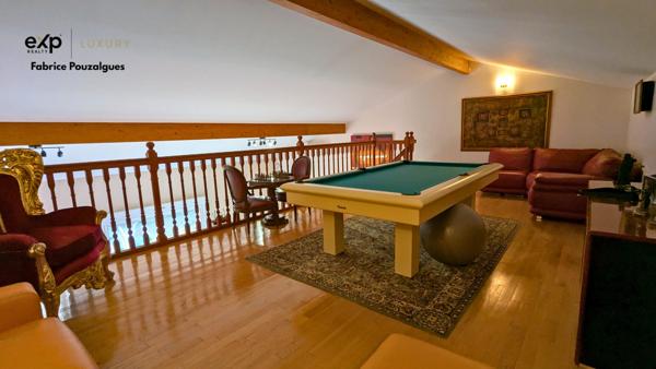 Spacieux plain-pied modulable avec dépendances et garages.