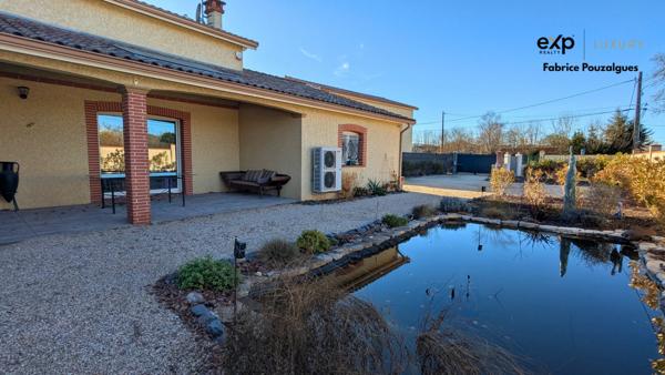 Spacieux plain-pied modulable avec dépendances et garages.