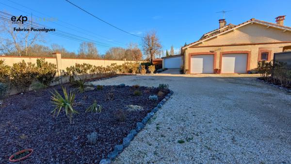 Spacieux plain-pied modulable avec dépendances et garages.