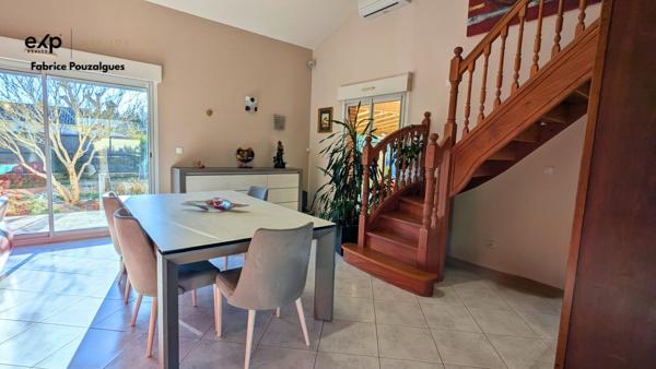 Spacieux plain-pied modulable avec dépendances et garages.