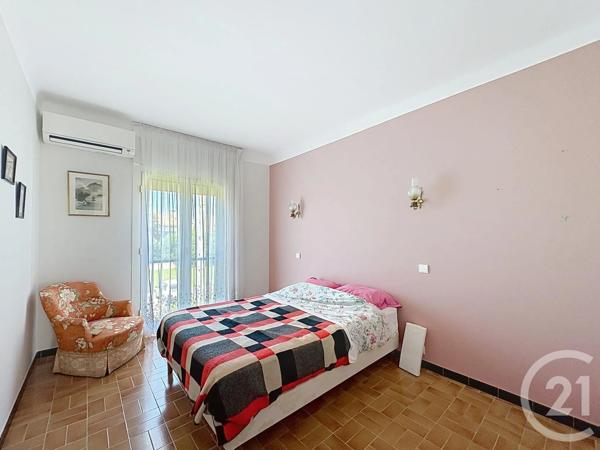 Maison à vendre  6 pièces - 121,10 m 2   ARLES  - 13