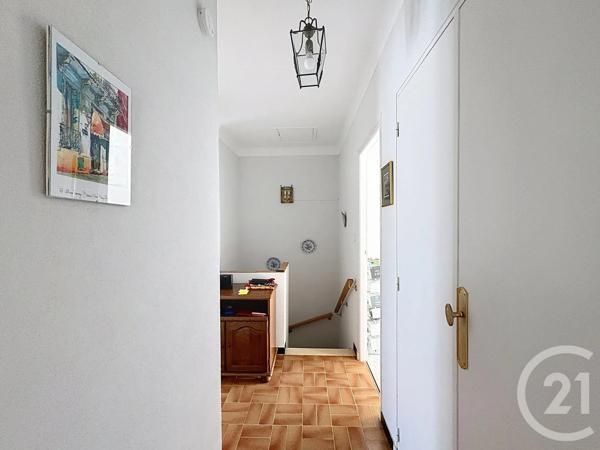 Maison à vendre  6 pièces - 121,10 m 2   ARLES  - 13