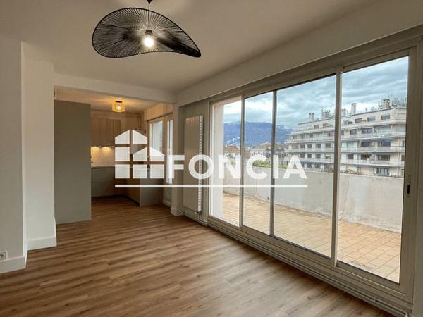 Location Appartement 3 pièces 54.4 m² - 7 Rue Condillac Grenoble 38000