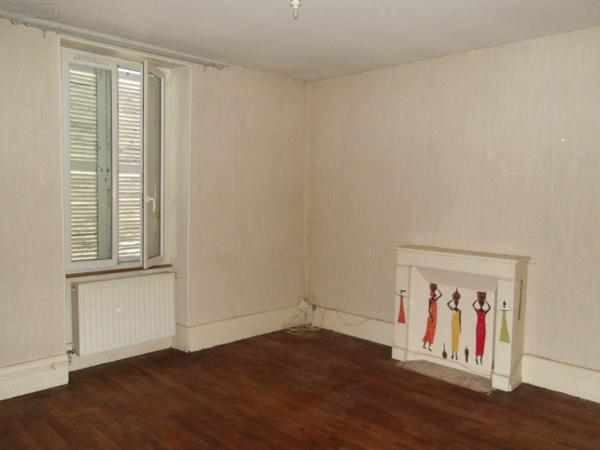 Maison de ville à vendre à Boussac-Bourg en Creuse (23600), ref : 23010-113548