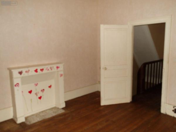 Maison de ville à vendre à Boussac-Bourg en Creuse (23600), ref : 23010-113548