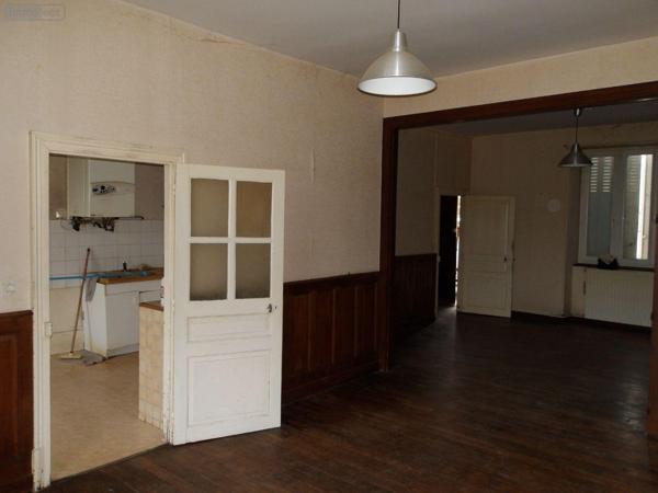 Maison de ville à vendre à Boussac-Bourg en Creuse (23600), ref : 23010-113548