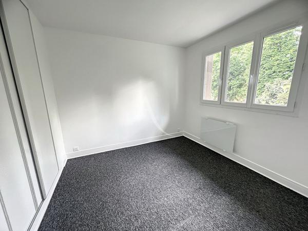 Maison de 220m² divisée en 4 appartements - 10 pièces