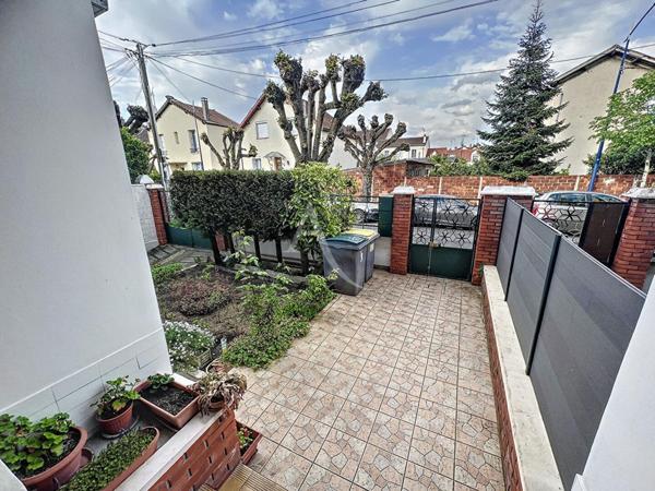 Maison de 220m² divisée en 4 appartements - 10 pièces