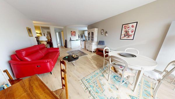 VENTE : appartement 3 pièces (70 m²) à ROYAN