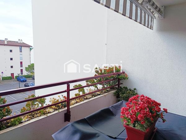 Tout à pieds à St jean de luz avec ce T3 /T4 traversant avec terrasse et doublé balcons