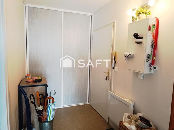 Tout à pieds à St jean de luz avec ce T3 /T4 traversant avec terrasse et doublé balcons