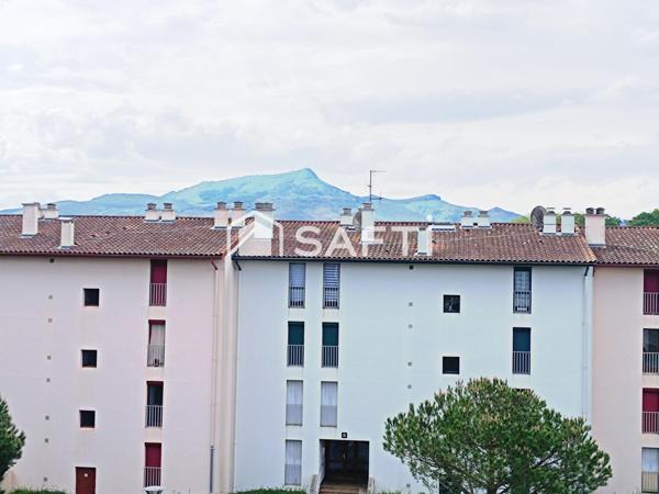 Tout à pieds à St jean de luz avec ce T3 /T4 traversant avec terrasse et doublé balcons