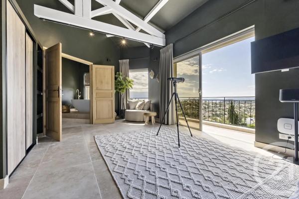Maison à vendre  7 pièces - 300 m 2   STE MAXIME  - 83