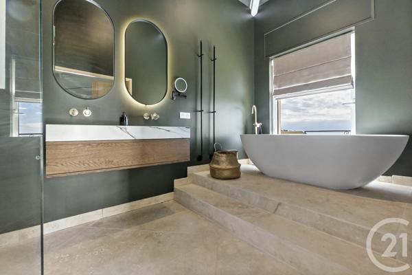 Maison à vendre  7 pièces - 300 m 2   STE MAXIME  - 83