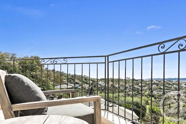 Maison à vendre  7 pièces - 300 m 2   STE MAXIME  - 83